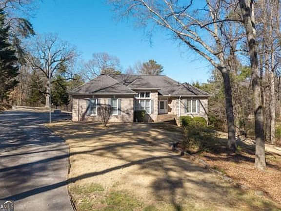 2nd image of 536 Peachtree Rd