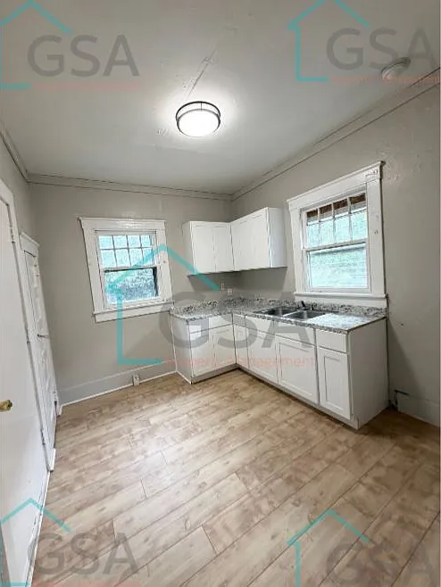 2 bed, 1080 sqft, $900 — Photo 2