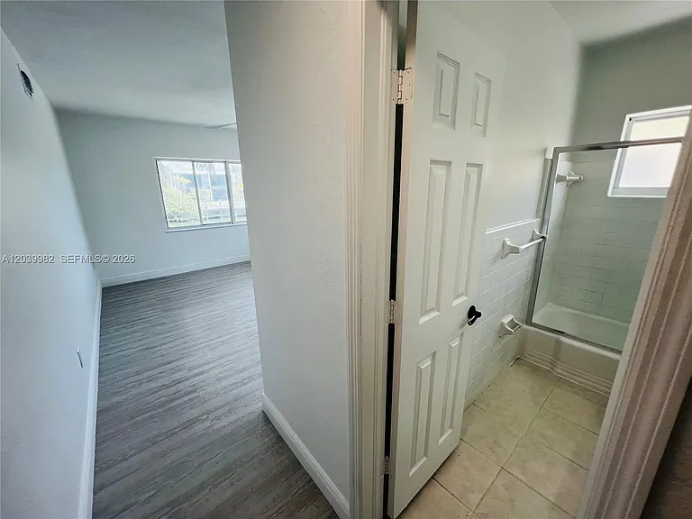 2033 Calais Dr #10 — Photo 11