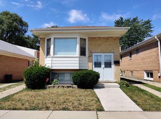 912 Cernan Dr, Bellwood, IL