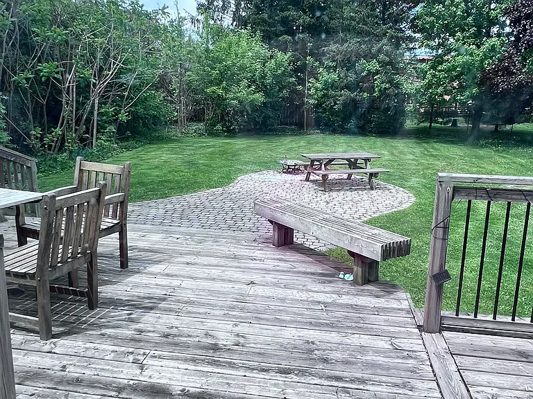 246 Doon Valley Dr — Photo 9
