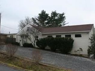 113 Patrick St, Lewisburg, WV 24901