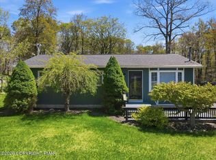 3343 Ross Rd, Tobyhanna, PA 18466