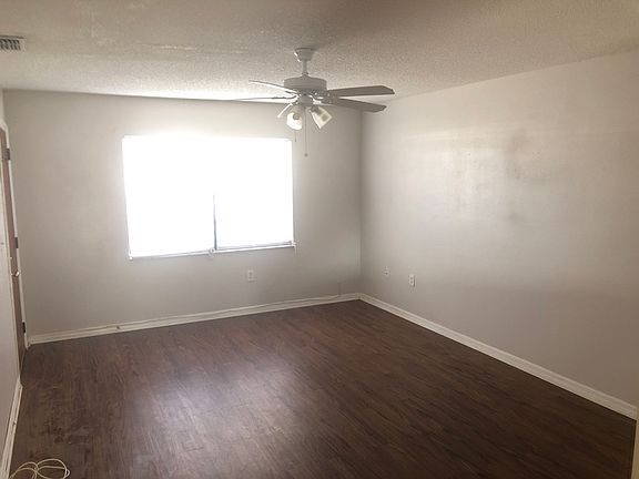5th image of 663 Royalty Ct