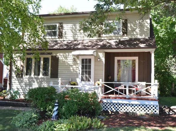 1085 South Calhoun ROAD, Brookfield, WI 53005