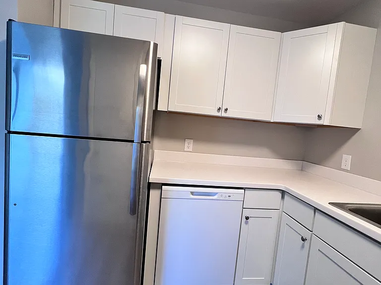 401 Century Ct — Photo 8
