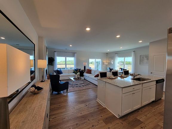 3rd image of 29 Lumpkin Ln