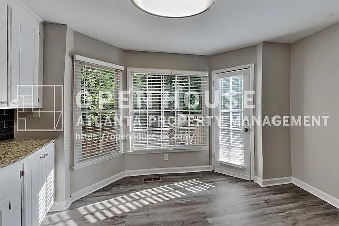 2100 Glenridge Ct — Photo 5