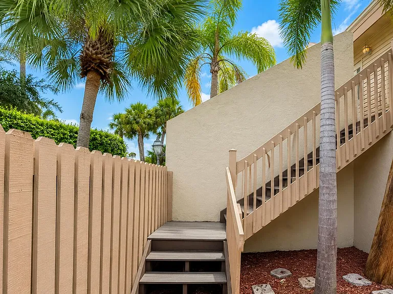 612 Executive Center Dr #207 — Photo 10
