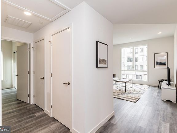 2nd image of 2559 Amber St #309