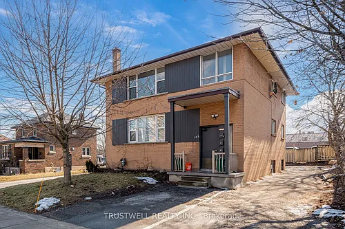 105 Mary St E #1 Photo 1