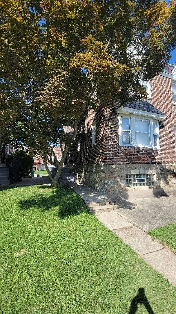 Woolston Ave — Photo 2