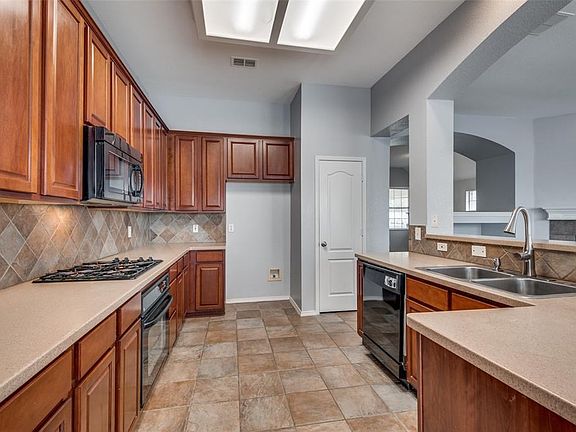 4th image of 3904 Calloway Dr
