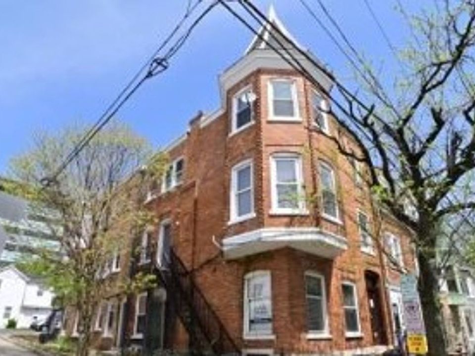 1st image of 831 W Walnut St APT 1