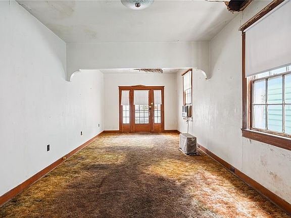 5th image of 938 Spain St
