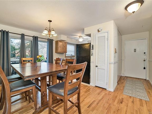 4th image of 4 Danbury Ct APT 1305