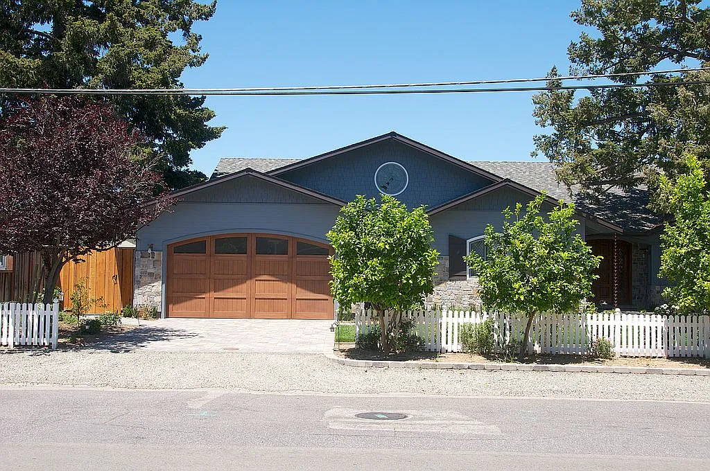 1509 Walnut Dr photo 1