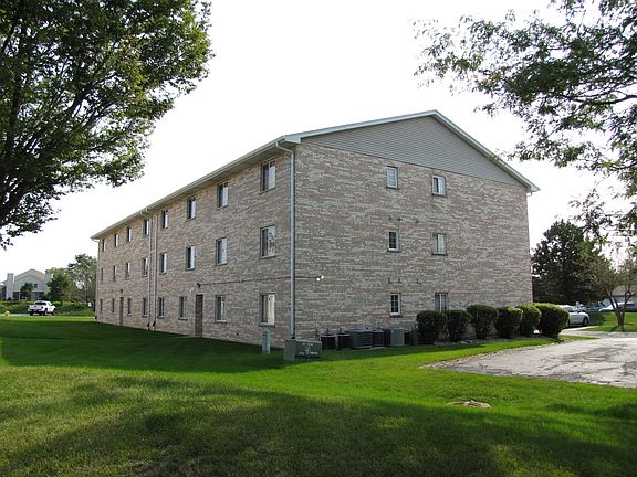 3rd image of 16052 Crystal Creek Dr APT 1A