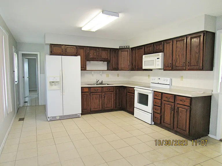 3540 Dubarry Ct — Photo 6