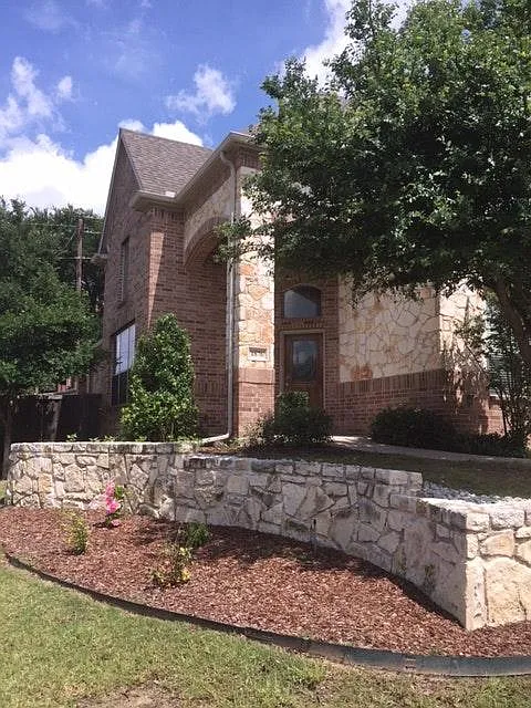 4 bed, 2.5 bath, 2320 sqft, $2,750 — Photo 3