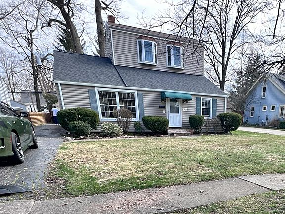 2nd image of 615 Parkside Dr