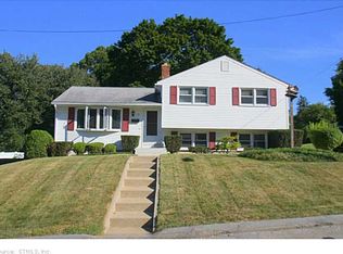 52 Park Avenue Ext, Uncasville, CT 06382