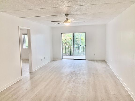 5th image of 4435 1st St NE Unit 201