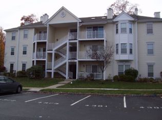 884 Tuliptree Ct, Mahwah, NJ 07430