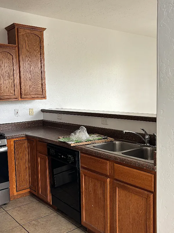 4 bed, 3.5 bath, 2200 sqft, $2,950 — Photo 2