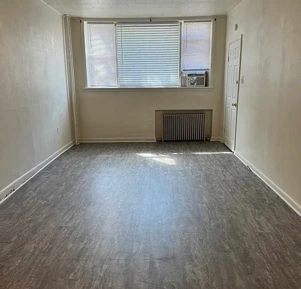 819 E Market St #1 — Photo 2