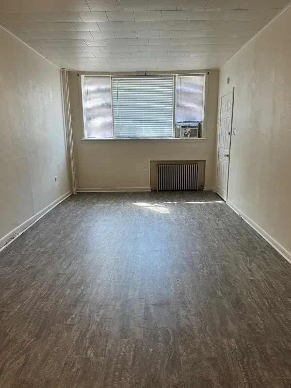 Building Photo - 819 E Market St #1