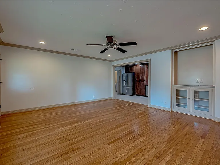 5706 Carew St — Photo 9