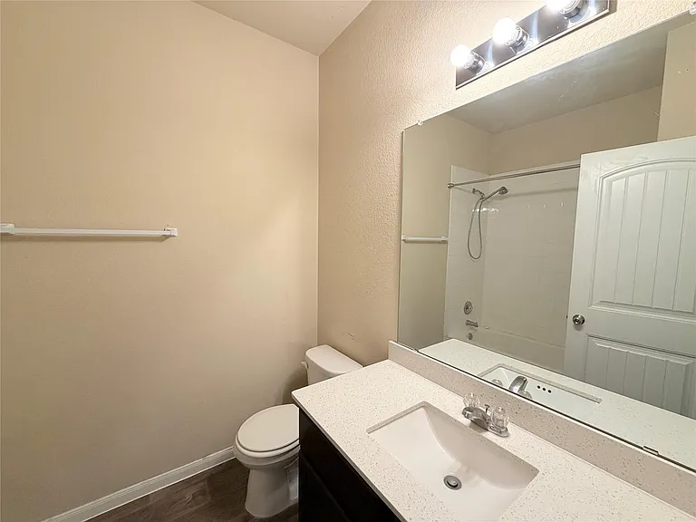 225 Cibolo Creek Dr — Photo 26