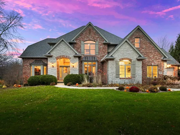 1805 Kern Rd, Washington, IL 61571