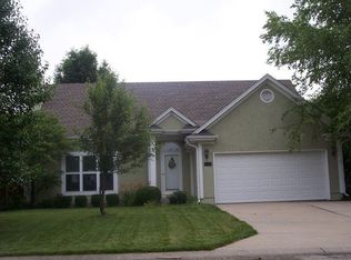 1104 SW Crossing Dr, Lees Summit, MO 64081