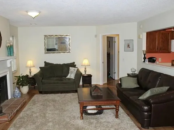 1121 Cannongate Xing #112, Marietta, GA 30064