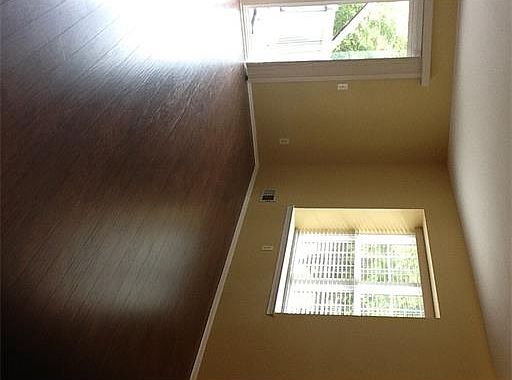 2nd image of 257 Bromley Pl