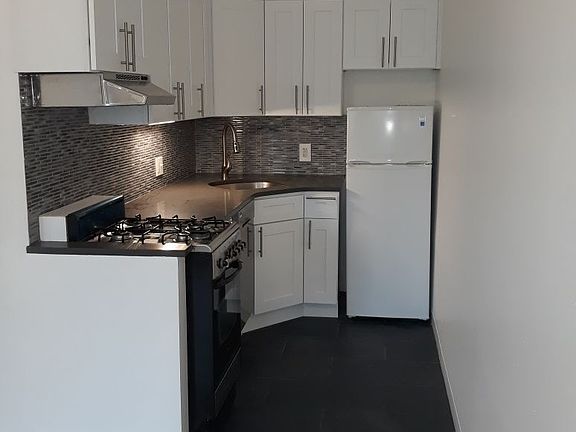 2nd image of 700 Washington Ave Floor 3