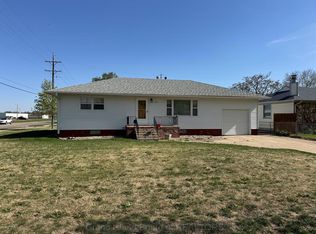 651 Memorial Dr, Grand Island, NE 68801
