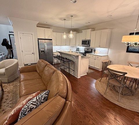3rd image of 1376 S Donahue Dr #1