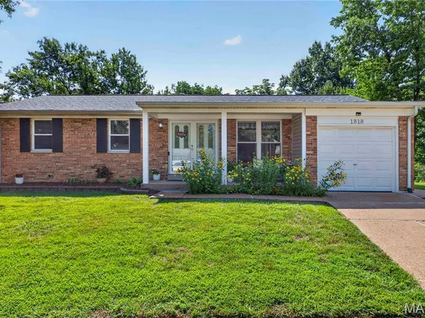 1818 San Pedro Ln, Fenton, MO 63026