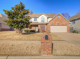 710 W Pittsburg Pl, Broken Arrow, OK 74012