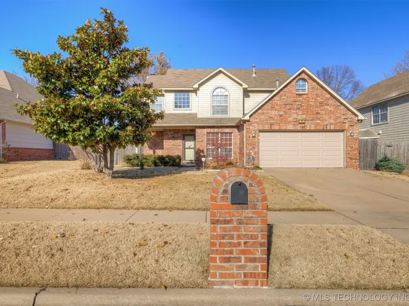 710 W Pittsburg Pl, Broken Arrow, OK 74012