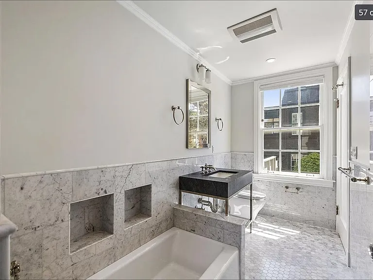 2453 Pacific Ave — Photo 9