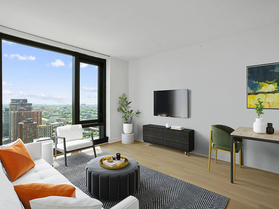 1st image of 18 6th Ave APT 4607