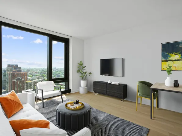 18 Sixth Avenue image 1 of 35