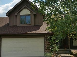 415 Robin Rd, Buffalo, NY 14228