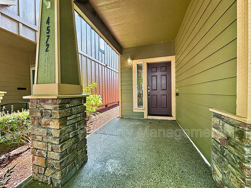 3 bed, 2.5 bath, 1600 sqft, $2,500 — Photo 3