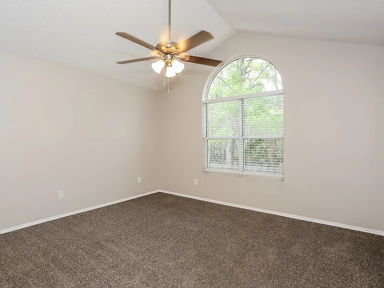 12755 Serenade Cir N — Photo 12