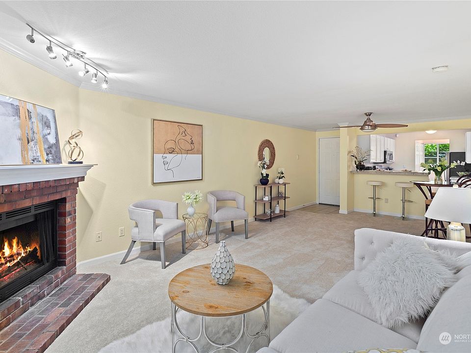 Kirkland Springs Condominiums
